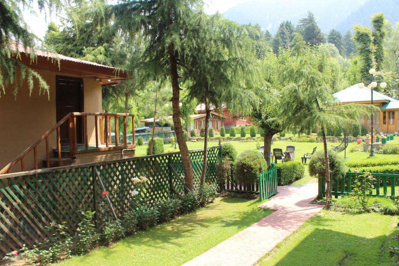 Volga Hotel Pahalgam Exterior photo